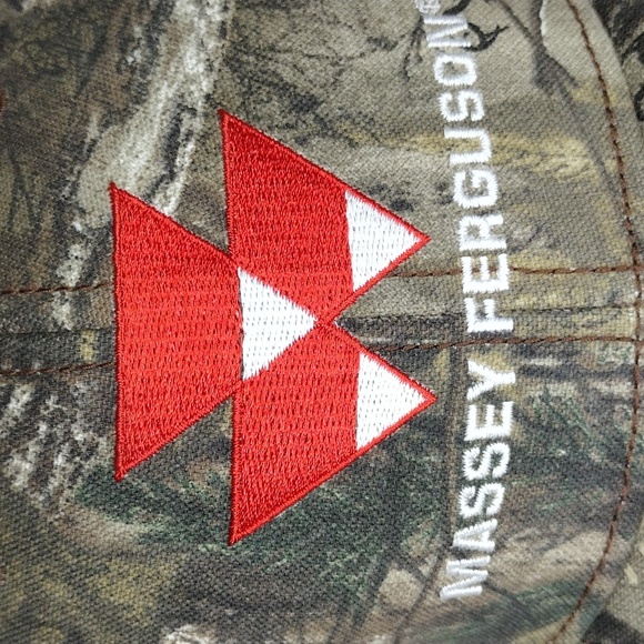 Trucker Hat: MASSEY FERGUSON Robbins Equipment INC - Picture 3 of 8